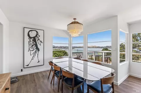 Dining - 231 Cazneau Ave, Sausalito, CA 94965 photo 2 of 3