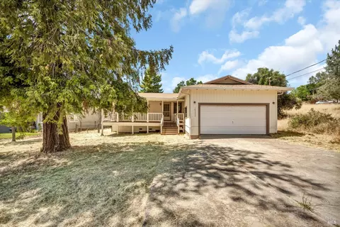 19333 Ravenhill Rd, Hidden Valley Lake, CA 95467