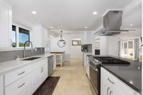 Kitchen - 107 Foothill Dr, Vacaville, CA 95688 photo 6 of 7