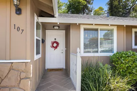 Entry Way - 107 Foothill Dr, Vacaville, CA 95688 photo 1 of 1