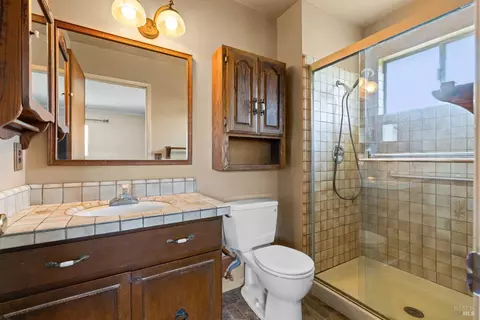 Bath - 1721 Sarkesian Dr, Petaluma, CA 94954 photo 5 of 6