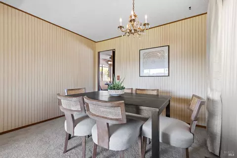 Dining - 1721 Sarkesian Dr, Petaluma, CA 94954 photo 2 of 2