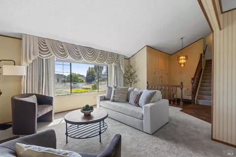 Living - 1721 Sarkesian Dr, Petaluma, CA 94954 photo 4 of 6