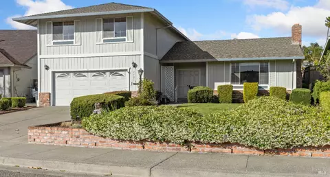 Exterior - 1721 Sarkesian Dr, Petaluma, CA 94954 photo 5 of 11