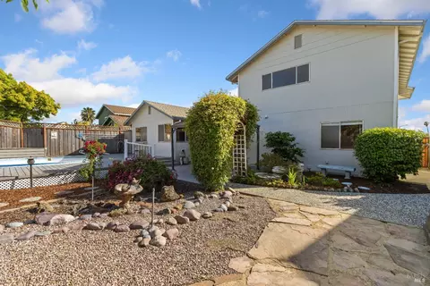 Exterior - 1721 Sarkesian Dr, Petaluma, CA 94954 photo 8 of 11