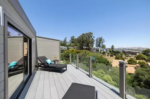 Exterior - 101 Lincoln Dr, Sausalito, CA 94965 photo 7 of 15
