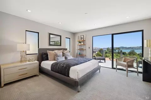Bedroom - 101 Lincoln Dr, Sausalito, CA 94965 photo 1 of 5