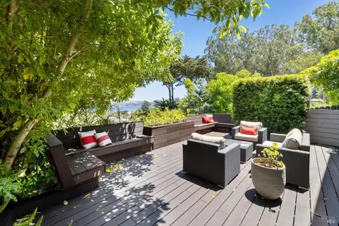 Exterior - 101 Lincoln Dr, Sausalito, CA 94965 photo 8 of 15