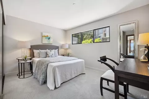 Bedroom - 101 Lincoln Dr, Sausalito, CA 94965 photo 3 of 5