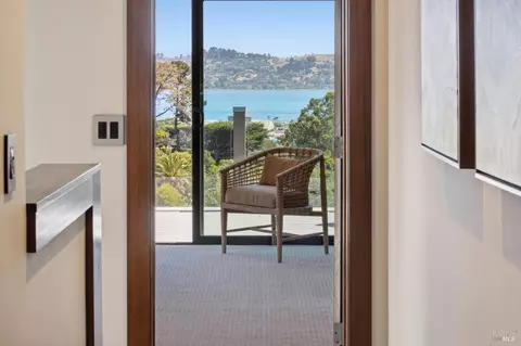 Entry Way - 101 Lincoln Dr, Sausalito, CA 94965 photo 4 of 5