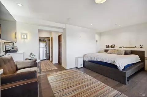 Bedroom - 101 Lincoln Dr, Sausalito, CA 94965 photo 5 of 5