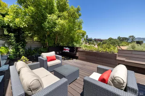 Exterior - 101 Lincoln Dr, Sausalito, CA 94965 photo 11 of 15