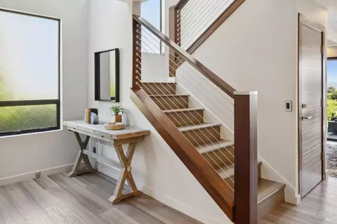 Entry Way - 101 Lincoln Dr, Sausalito, CA 94965 photo 2 of 5