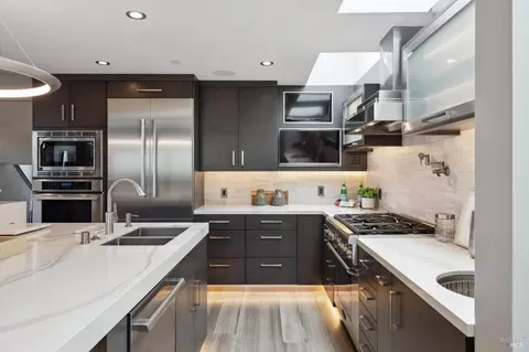Kitchen - 101 Lincoln Dr, Sausalito, CA 94965 photo 10 of 13