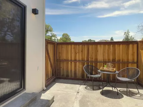 Exterior - 528 3rd St W, Sonoma, CA 95476 photo 9 of 13