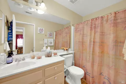 Bath - 1795 Mistler St, Dixon, CA 95620 photo 1 of 2