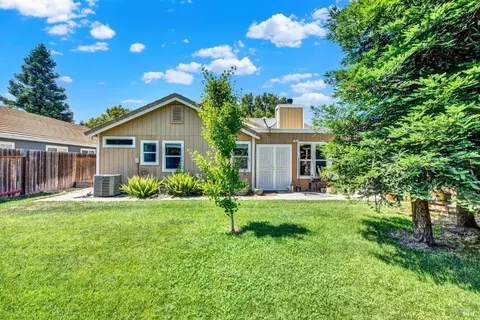 Exterior - 1795 Mistler St, Dixon, CA 95620 photo 7 of 11