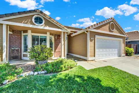 Exterior - 1795 Mistler St, Dixon, CA 95620 photo 2 of 11
