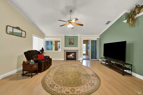 Living - 1795 Mistler St, Dixon, CA 95620 photo 3 of 5