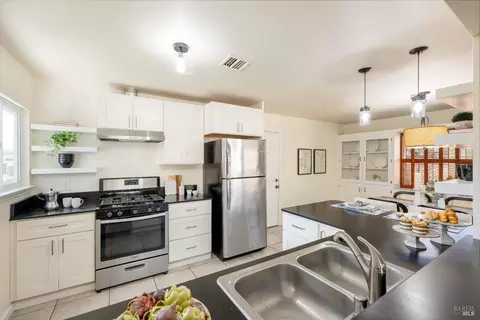 238 Ebbetts Pass Rd, Vallejo, CA 94589 photo 9