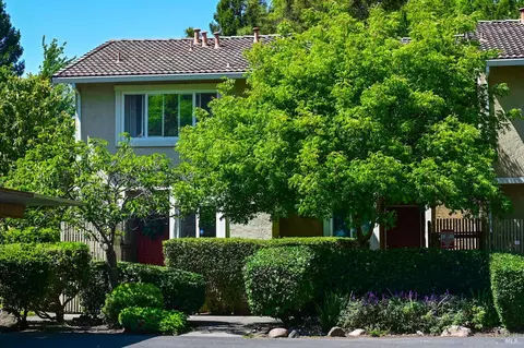 516 Santa Alicia Dr, Rohnert Park, CA 94928
