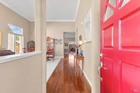 Entry Way - 214 Viking Ct, Windsor, CA 95492 photo 2 of 4
