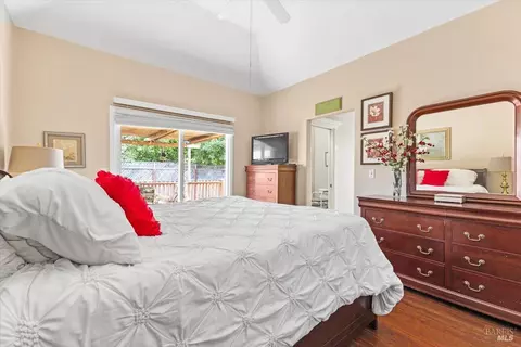 Bedroom - 214 Viking Ct, Windsor, CA 95492 photo 1 of 8