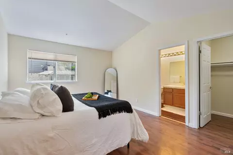 Bedroom - 271 Sandy Beach Rd, Vallejo, CA 94590 photo 1 of 8