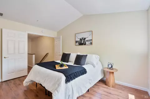Bedroom - 271 Sandy Beach Rd, Vallejo, CA 94590 photo 2 of 8