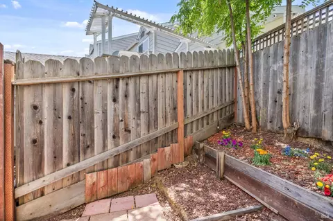Exterior - 271 Sandy Beach Rd, Vallejo, CA 94590 photo 3 of 4
