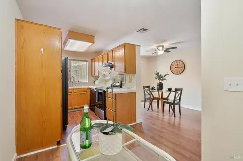 Dining - 271 Sandy Beach Rd, Vallejo, CA 94590 photo 4 of 4
