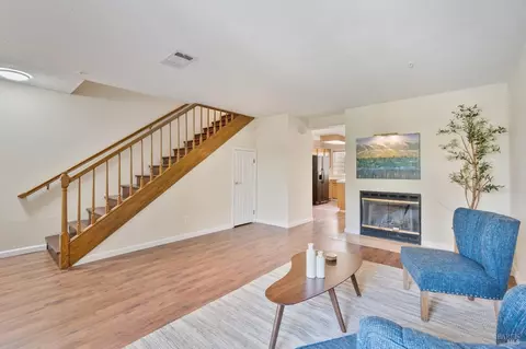 Living - 271 Sandy Beach Rd, Vallejo, CA 94590 photo 3 of 4