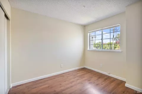 Bedroom - 271 Sandy Beach Rd, Vallejo, CA 94590 photo 7 of 8