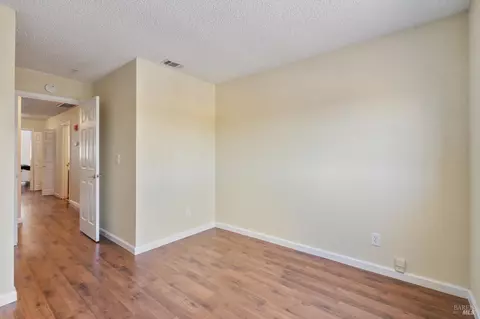 Bedroom - 271 Sandy Beach Rd, Vallejo, CA 94590 photo 5 of 8