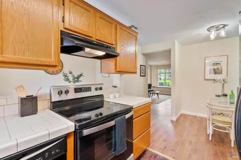 Kitchen - 271 Sandy Beach Rd, Vallejo, CA 94590 photo 2 of 3