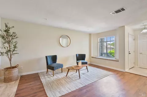Living - 271 Sandy Beach Rd, Vallejo, CA 94590 photo 4 of 4