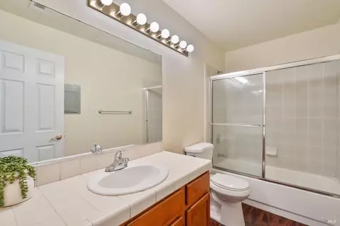 Bath - 271 Sandy Beach Rd, Vallejo, CA 94590 photo 3 of 3