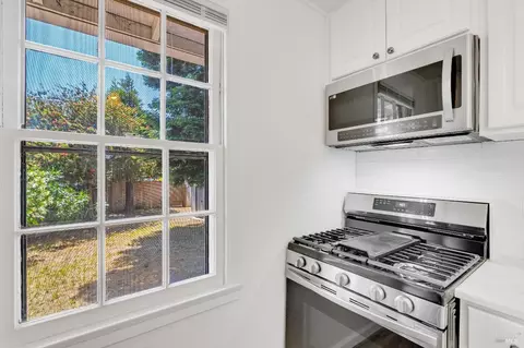 Kitchen - 75 Baldwin St, Vallejo, CA 94590 photo 2 of 3