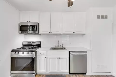 Kitchen - 75 Baldwin St, Vallejo, CA 94590 photo 3 of 3