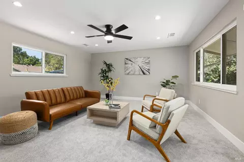 Living - 812 Meadowlark Dr, Fairfield, CA 94533 photo 1 of 3