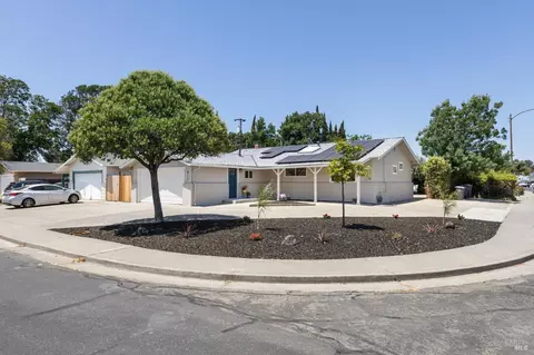 Exterior - 812 Meadowlark Dr, Fairfield, CA 94533 photo 2 of 6
