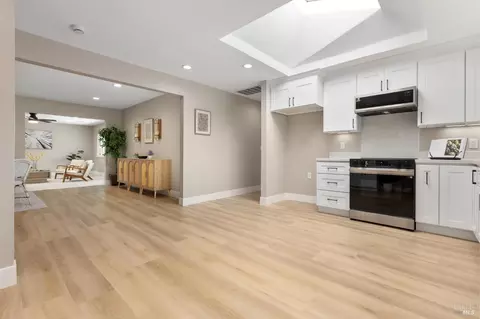 Entry Way - 812 Meadowlark Dr, Fairfield, CA 94533 photo 2 of 3