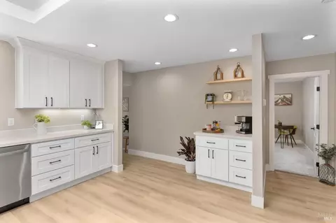 Entry Way - 812 Meadowlark Dr, Fairfield, CA 94533 photo 3 of 3