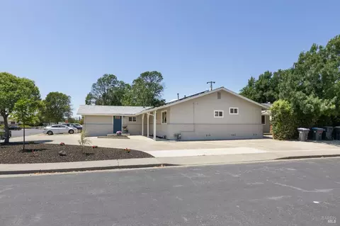 Exterior - 812 Meadowlark Dr, Fairfield, CA 94533 photo 3 of 6
