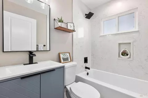 Bath - 812 Meadowlark Dr, Fairfield, CA 94533 photo 3 of 3