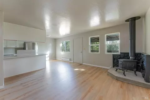 1608 Daphne Dr, Willits, CA 95490 photo 3