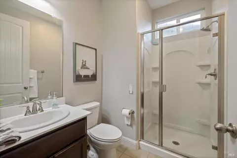 Bath - 5340 Discovery Way, Fairfield, CA 94533 photo 2 of 3