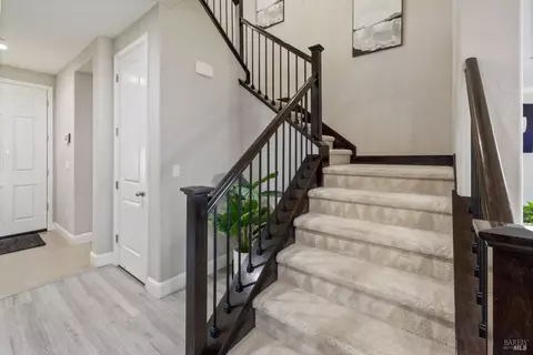 Entry Way - 5340 Discovery Way, Fairfield, CA 94533 photo 4 of 6