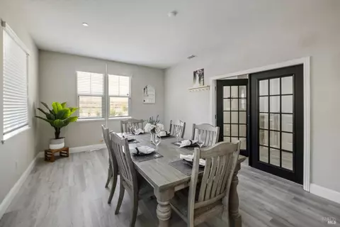 Dining - 5340 Discovery Way, Fairfield, CA 94533 photo 2 of 2