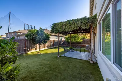 Exterior - 5340 Discovery Way, Fairfield, CA 94533 photo 7 of 9